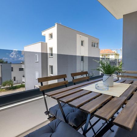 Apartments Marusic Макарска Экстерьер фото