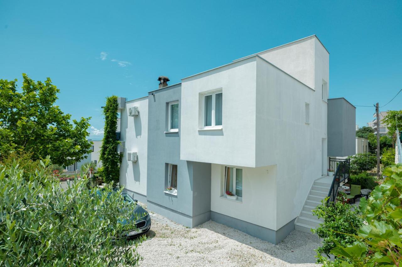 Apartments Marusic Макарска Экстерьер фото