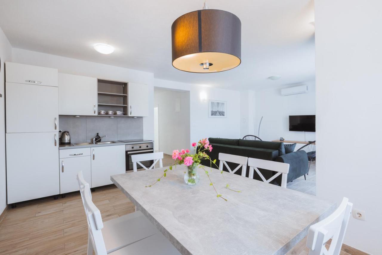Apartments Marusic Макарска Экстерьер фото