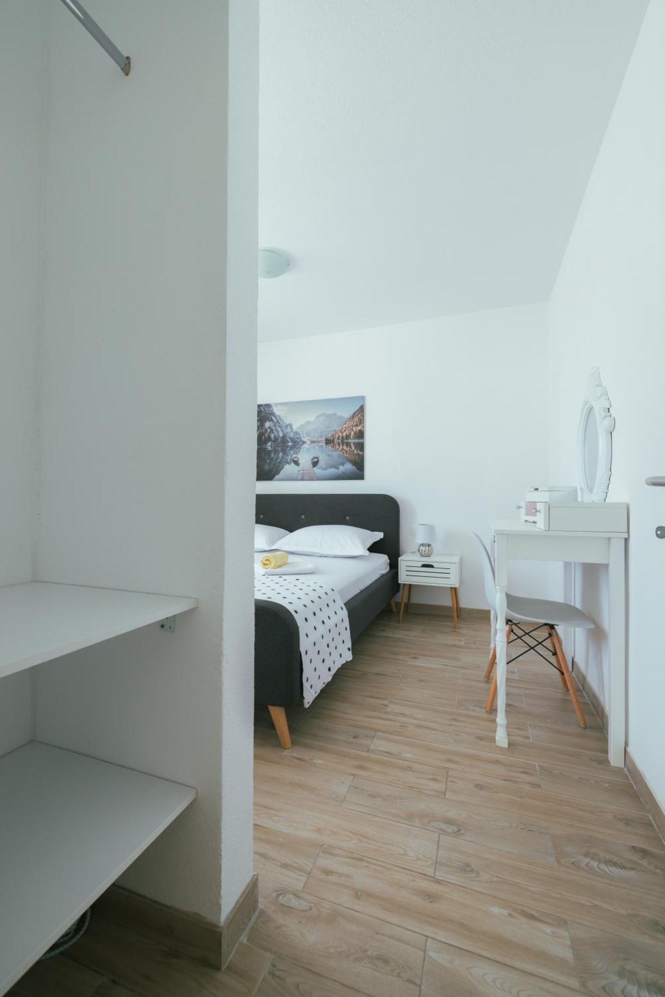 Apartments Marusic Макарска Экстерьер фото